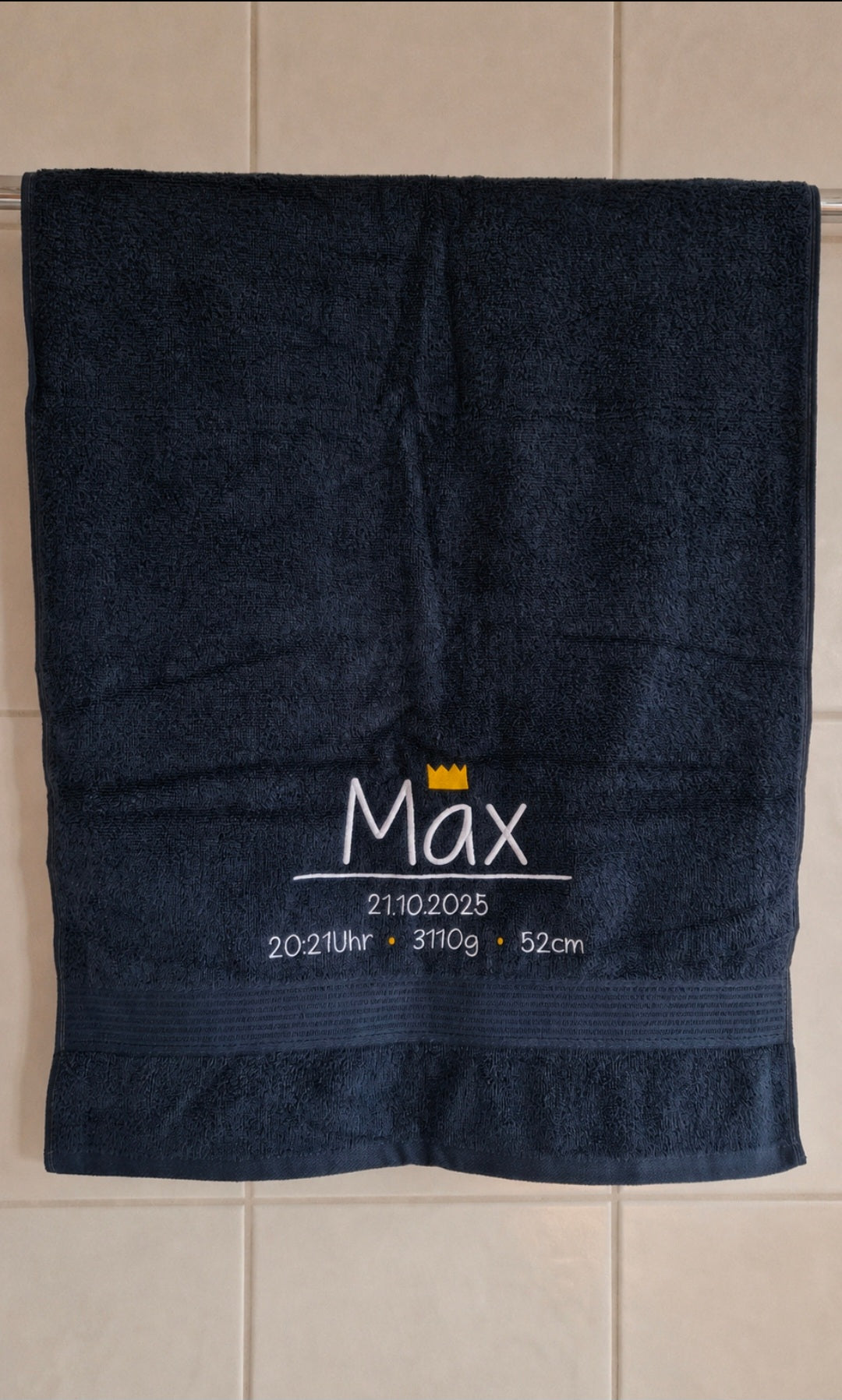 Besticktes Handtuch 70 × 140 cm – mit Name oder Motiv